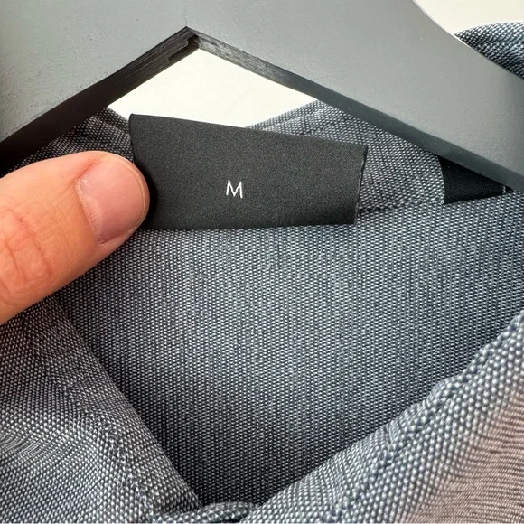 Emporio Armani Men’s Performance Stretch Button Down Shirt - Picture 4 of 5